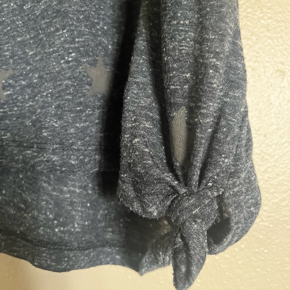 American Eagle Outfitters Star Patterned Navy/Dark Gray Muscle Tee. Size Small - Picture 7 of 10
